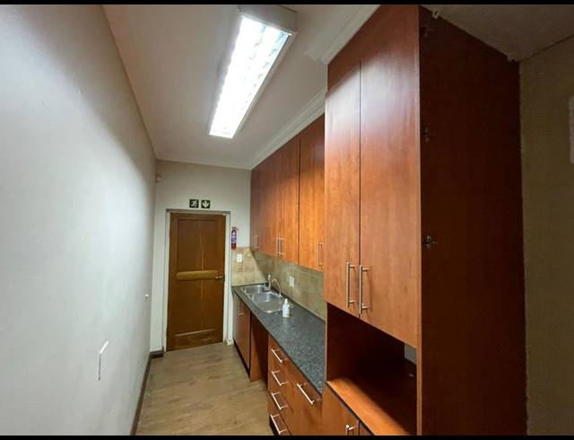 BUSINESS PROPERTY TO RENT IN DIE HOEWES